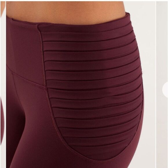Lululemon Aphrodite Crop
Bordeaux Drama - Picture 7 of 15